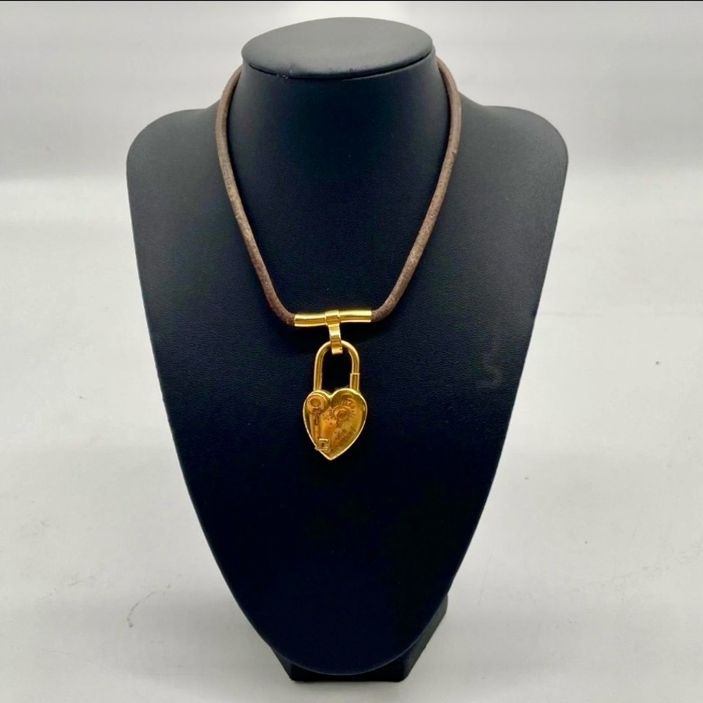 HERMES 2004 Necklace Cadena Padlock Charm La Fantaisie Heart Viviride Gold VTG - Picture 12 of 12
